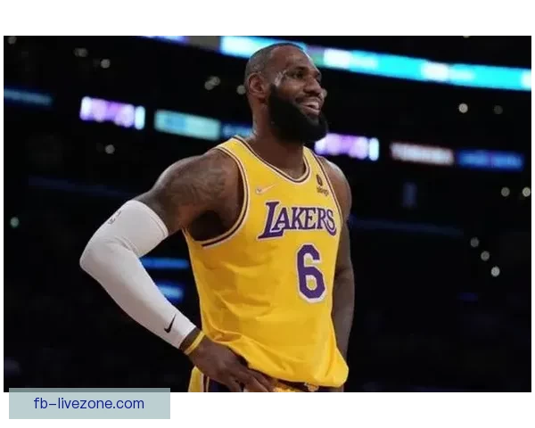 湖人以22胜6负成绩稳居前列 老詹称关键时刻冷静无压力